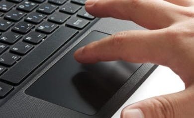 image d'un pavé tactile avec un doigt